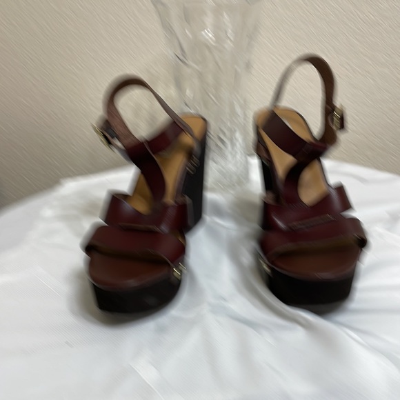 Shoes - Picture 2 of 4